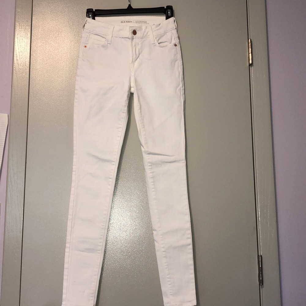 White skinny jeans☺︎︎